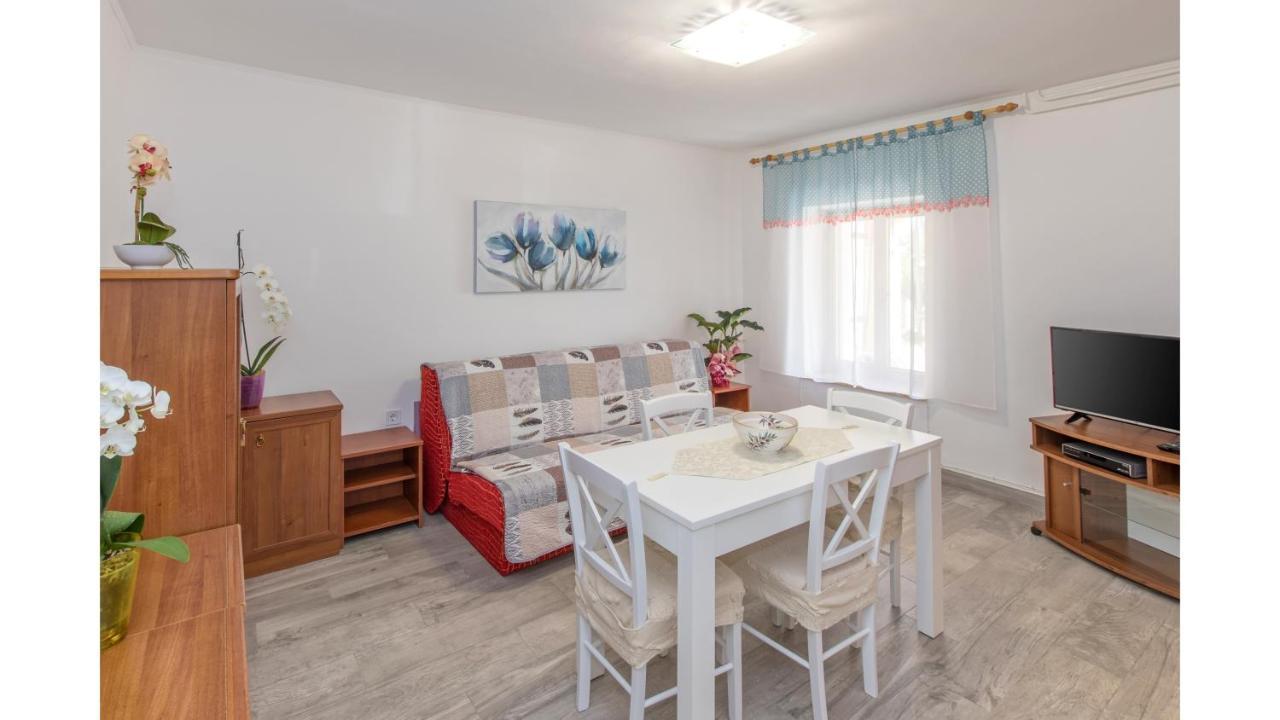 Erin By Rent Istria Apartment *
